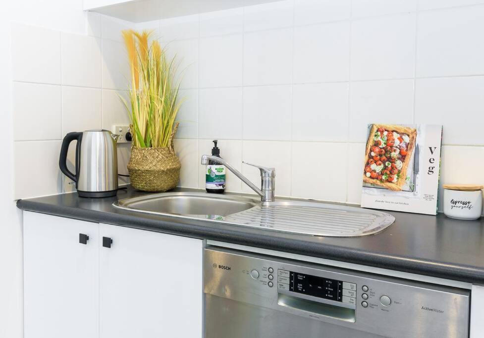 Cozy 1 Bedder In St Kilda With Balcony Melbourne Exterior foto